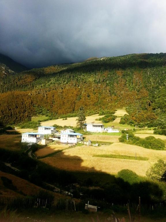 Songtsam Meili Lodge Deqen Bagian luar foto